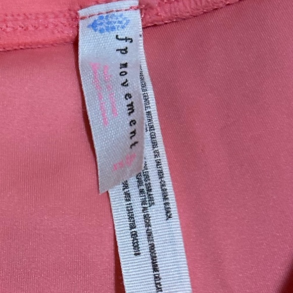 Free People Movement Cross Front Waist Turnout Legging Capri Size XSMALL - Picture 7 of 7